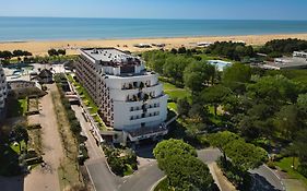 Savoy Beach Hotel & Thermal Spa